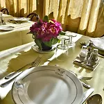 Guya Hotell