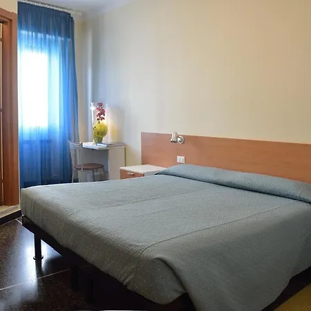 Guya Hotel 2*